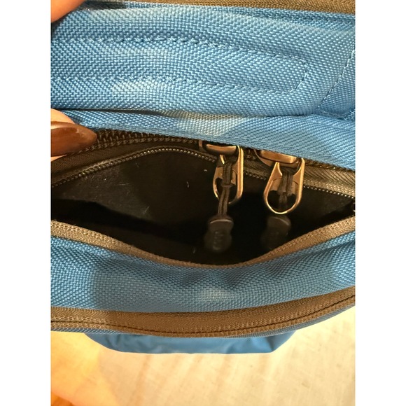 35L Patagonia MLC Wheelie Carry-On Travel Bag Black Backpack Luggage - Picture 11 of 16